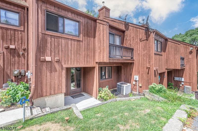 2 Vail Ct, Unit 3 - Photo 1