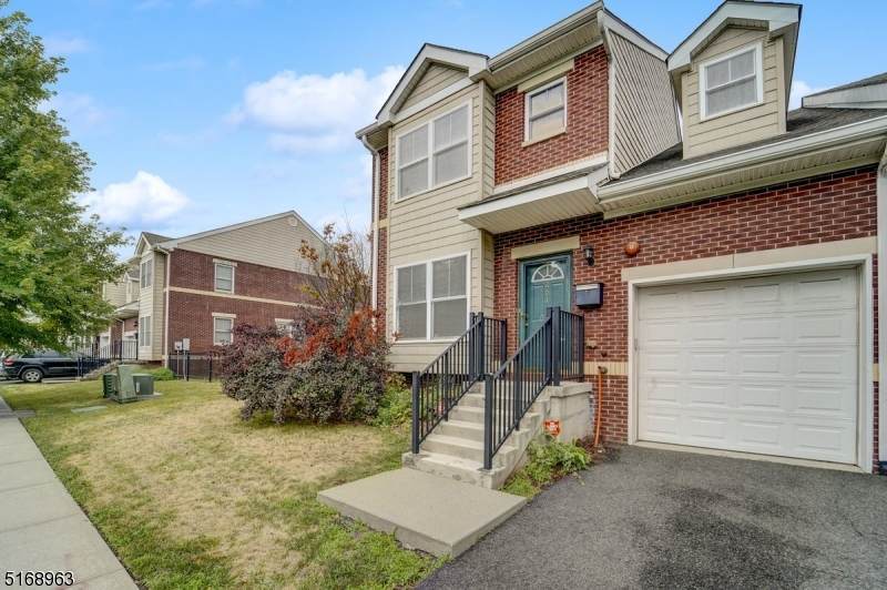 261 Prince St - Photo 1