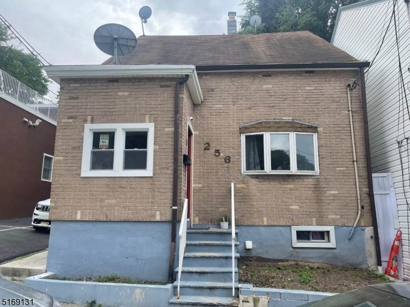 256 Atlantic St - Photo 1