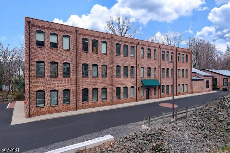 201 S Main St - Photo 1