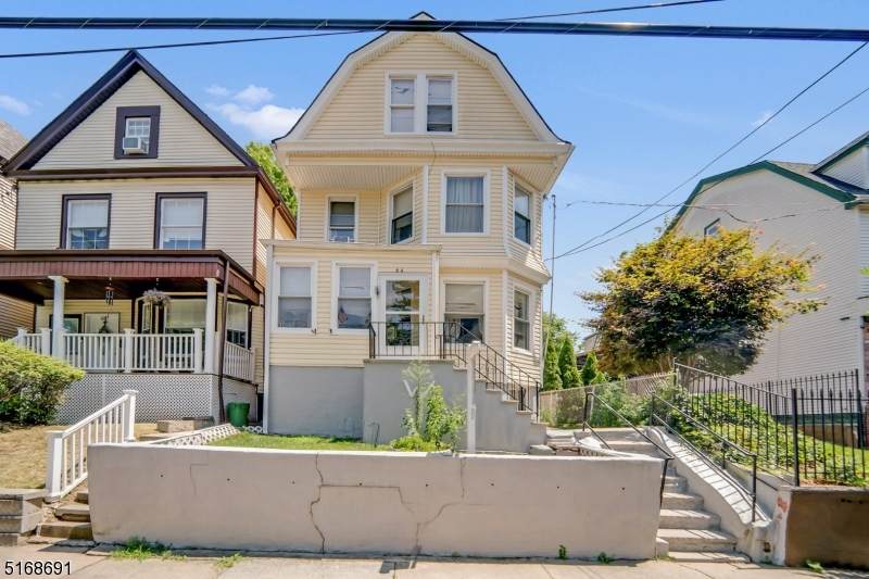 64 Vermont Ave - Photo 1