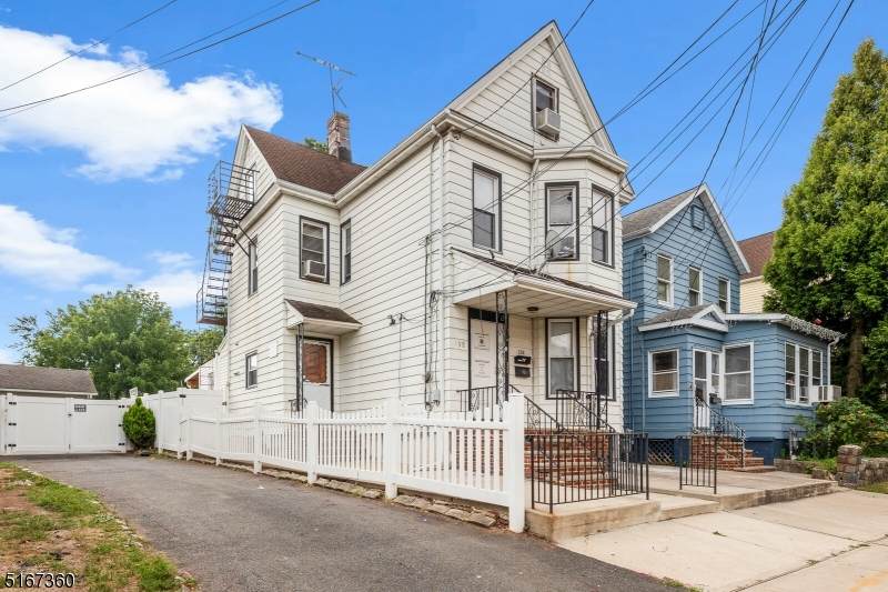 138 Washington Ave - Photo 1