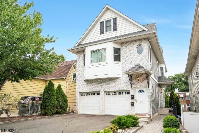 92 Dow St - Photo 1