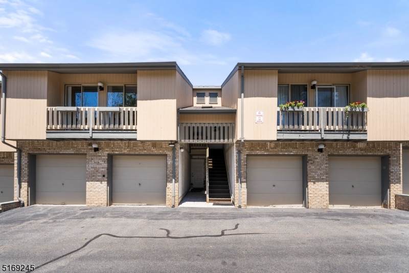 8 Kayser Ln - Photo 1