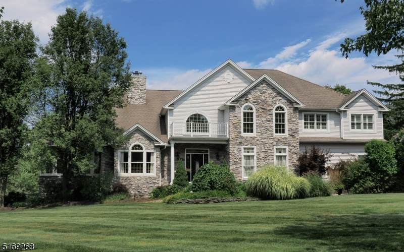 4 Horton Dr - Photo 1