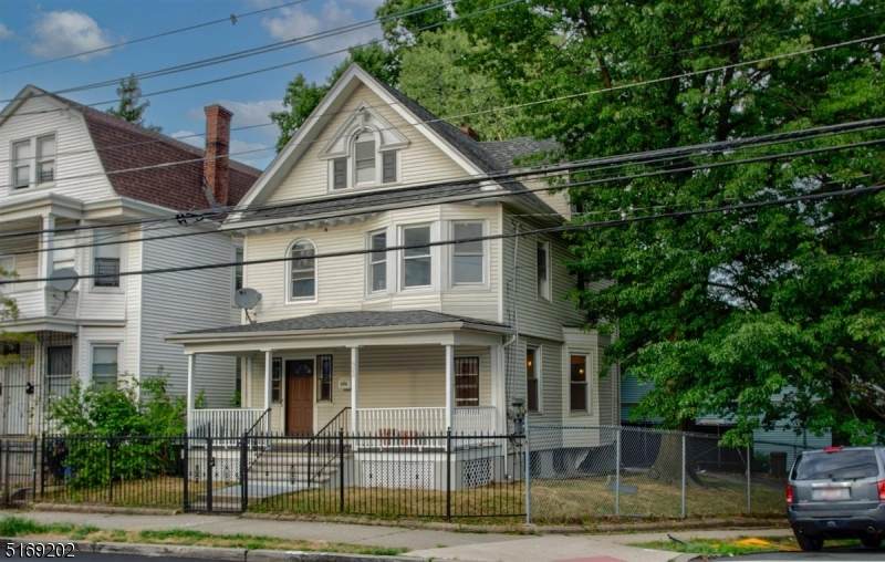 528 Sandford Ave - Photo 1