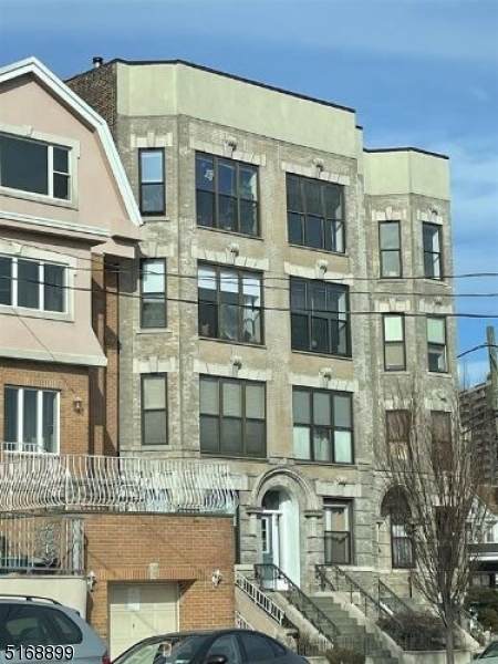 963 Blvd - Photo 1