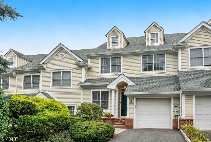 703 Stonewall Ct - Photo 1