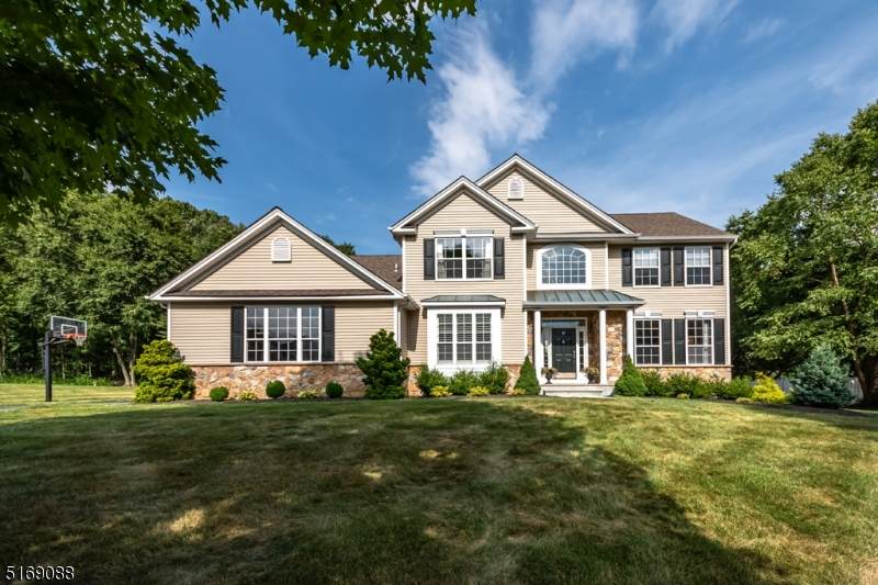 19 Saunders Ln - Photo 1