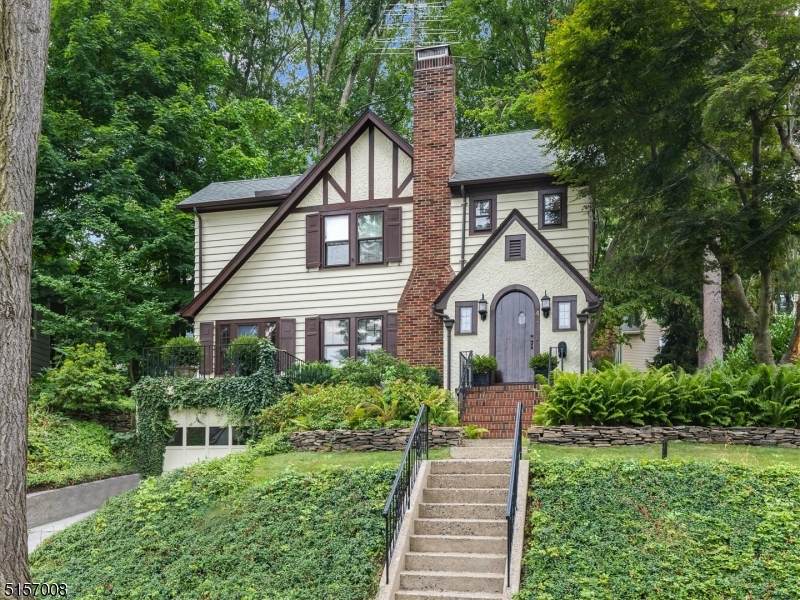 42 Sherman Pl - Photo 1