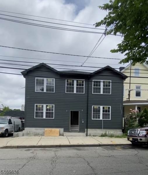 335 Henry St - Photo 1