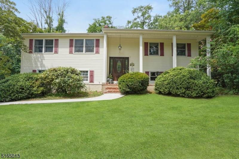 30 N Brook Ave - Photo 1