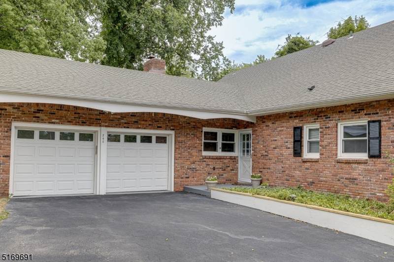 740 Hart Dr - Photo 1