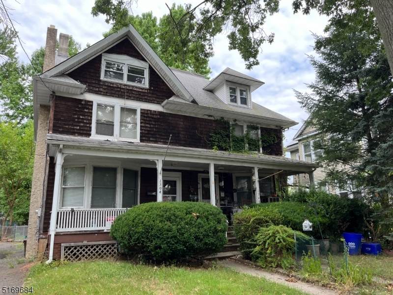 1304 Maple Terrace - Photo 1