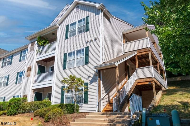 1025 King Ct - Photo 1