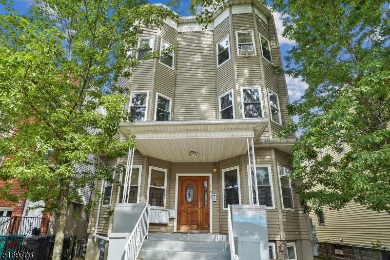 162 Clerk St - Photo 1