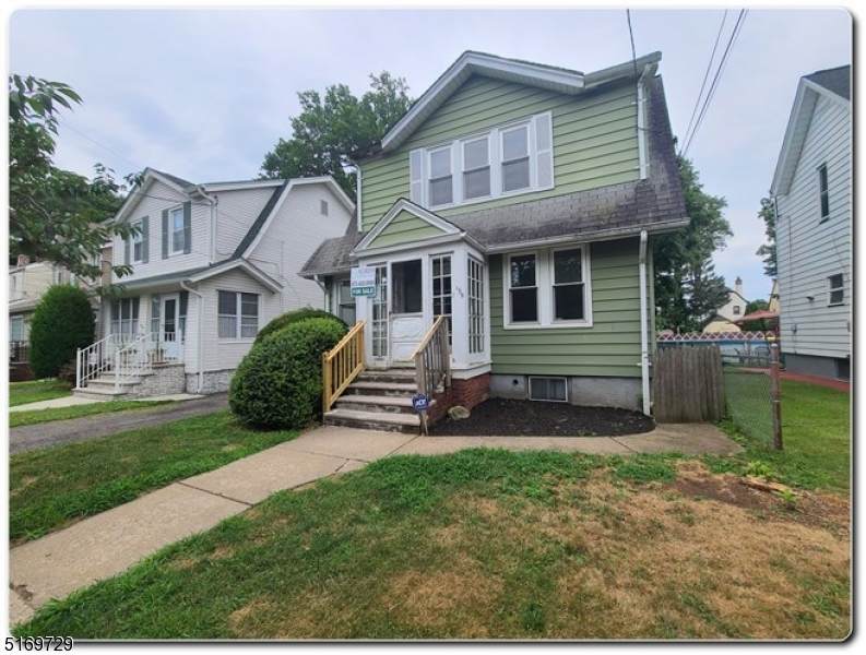199 Holmes St - Photo 1