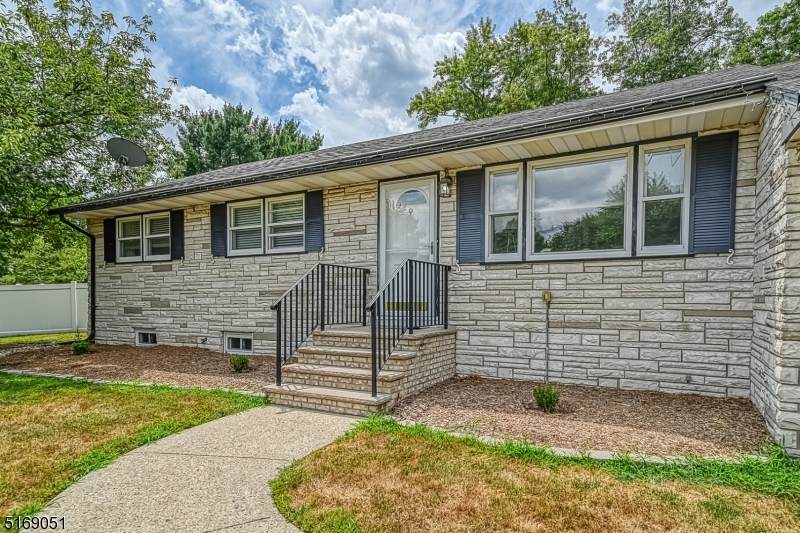79 Claremont Rd - Photo 1