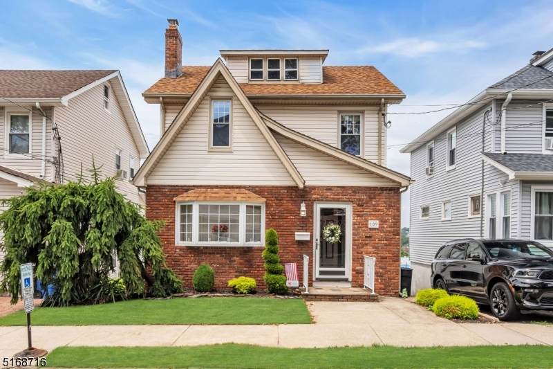 109 William St - Photo 1