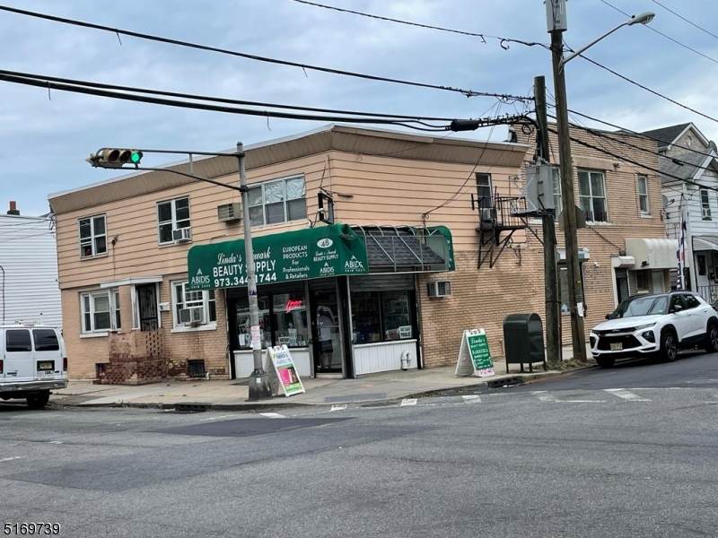 46 Pulaski St - Photo 1