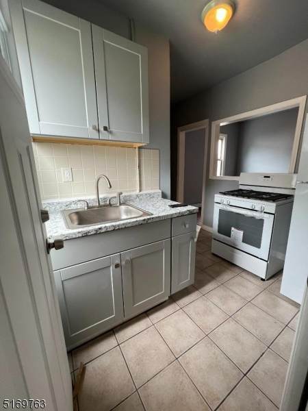 281 Oswald Pl - Photo 1