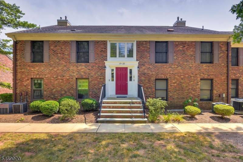 17 Sunrise Dr - Photo 1