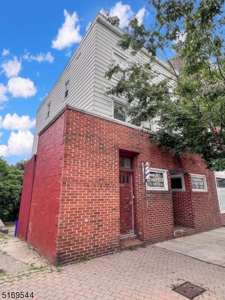 1593 Main St - Photo 1