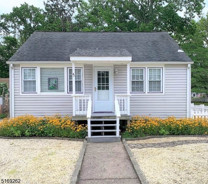 41 Oak St - Photo 1