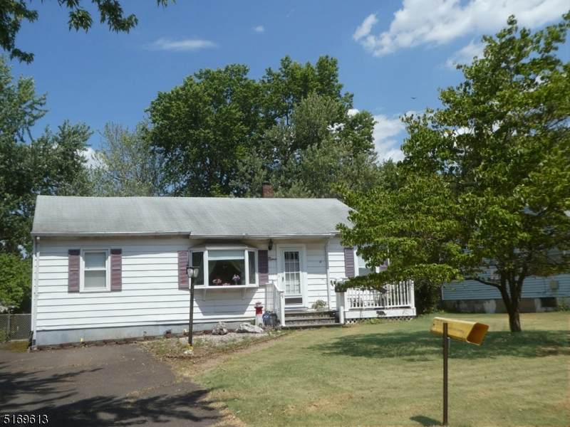9 Poe Avenue - Photo 1