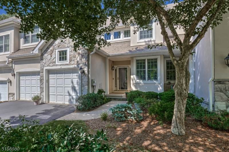 4 Dickinson Rd - Photo 1