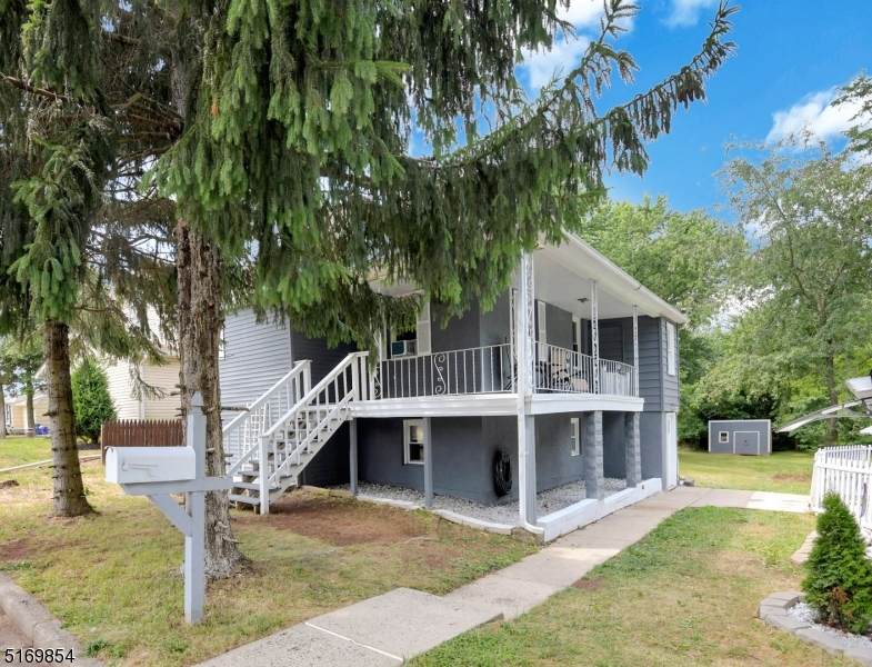 1004 Dominic St - Photo 1