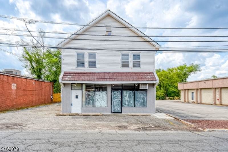 7 Laurence Pkwy - Photo 1