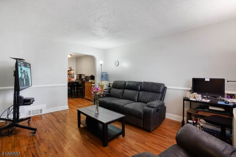 760 N. Stiles St. - Photo 1