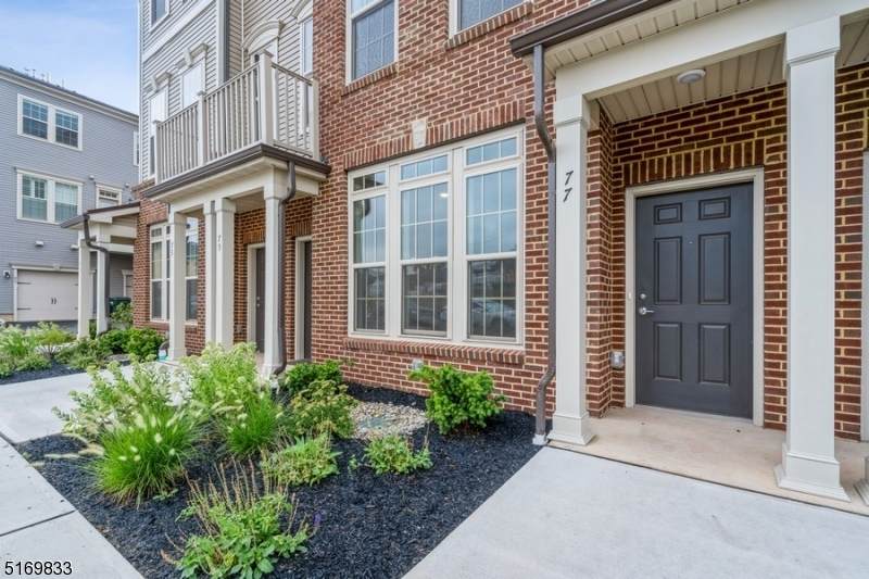 77 Robeson St - Photo 1