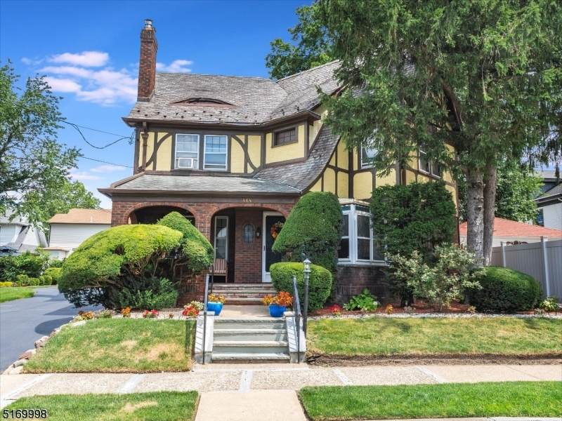 363 E 40th - Photo 1