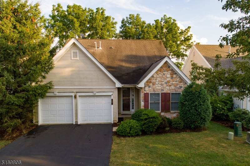 90 Glenmoor Circle - Photo 1