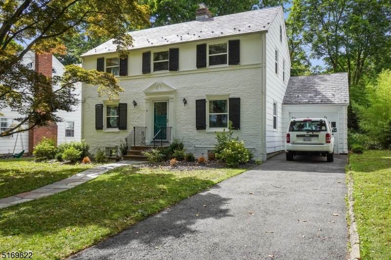 10 Kenneth Rd - Photo 1