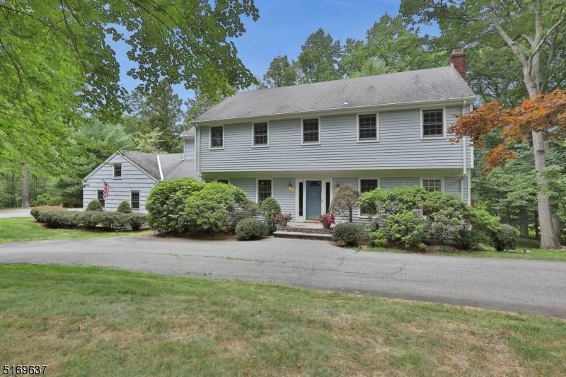 15 Undercliff Rd - Photo 1