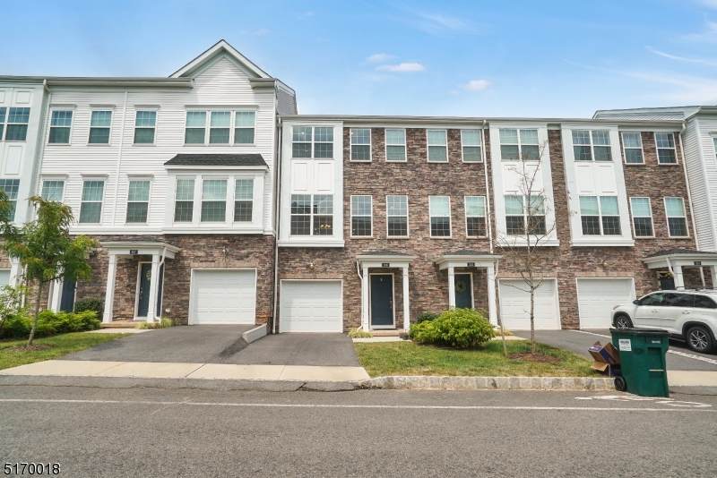 306 Saratoga Ct - Photo 1