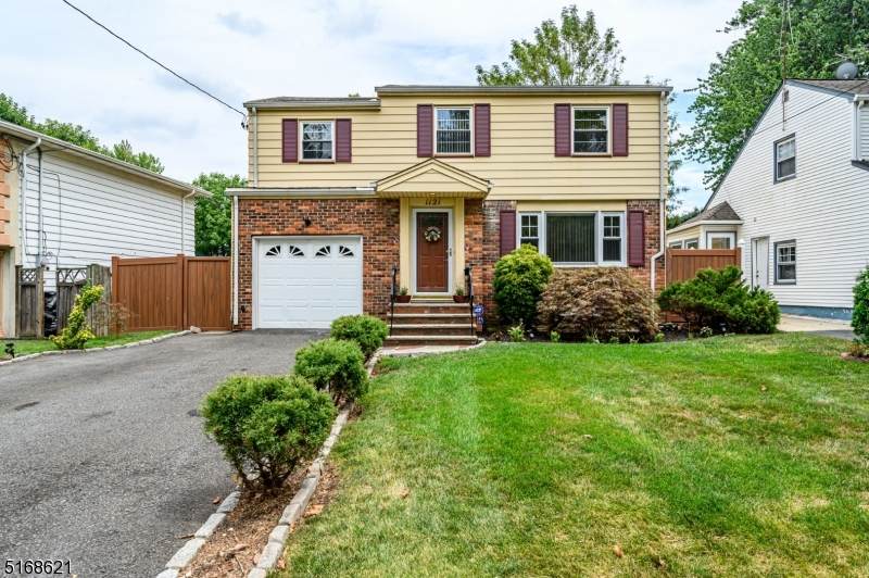 1121 Liberty Ave - Photo 1