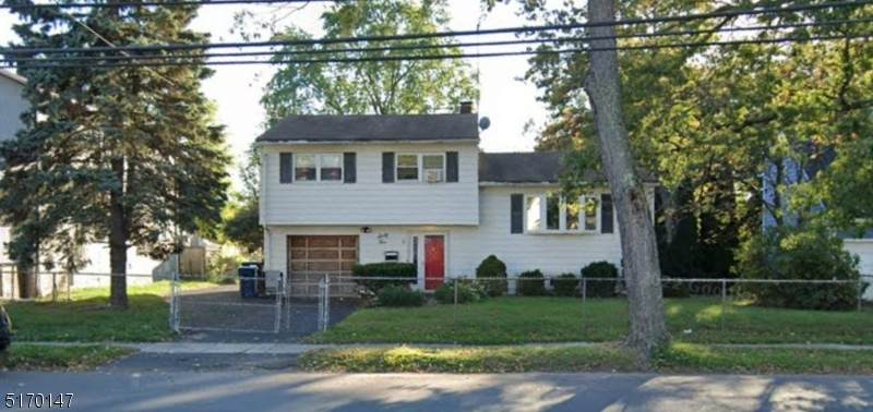 65 Raymond Ave - Photo 1