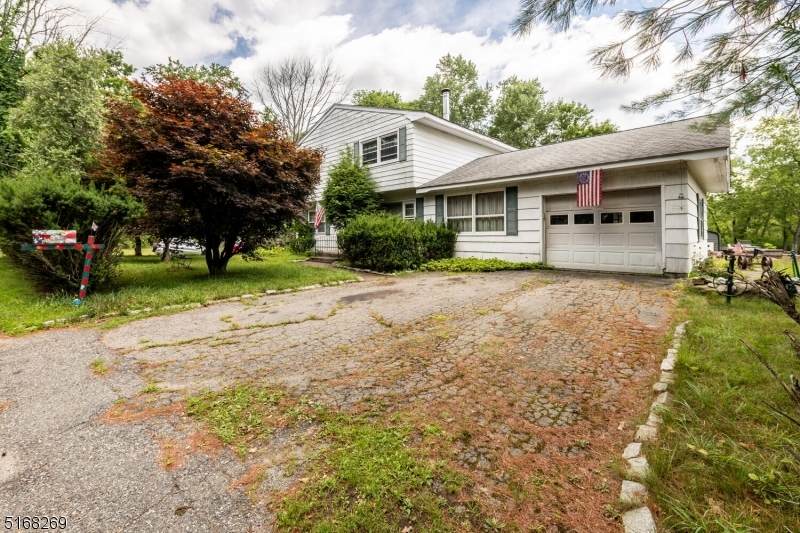 16 Longhouse Dr - Photo 1