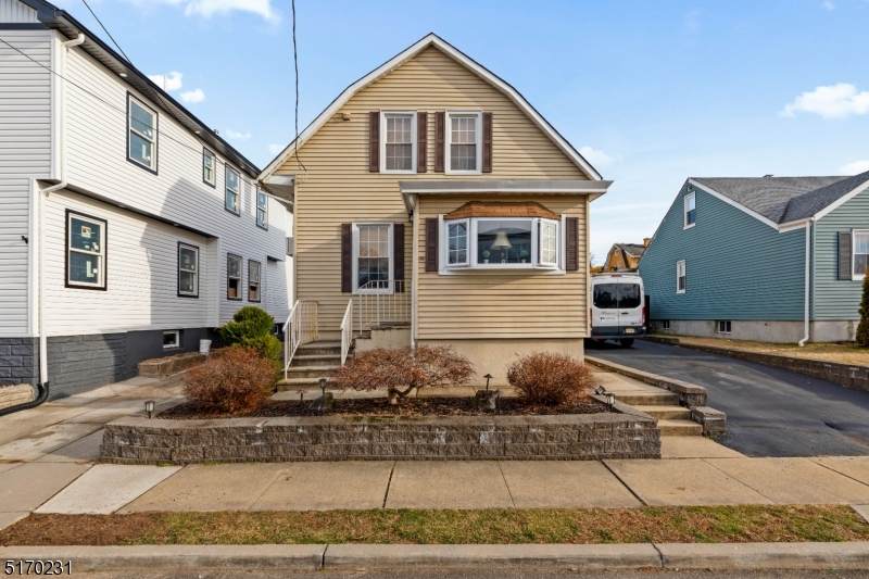 264 Grant Ave - Photo 1