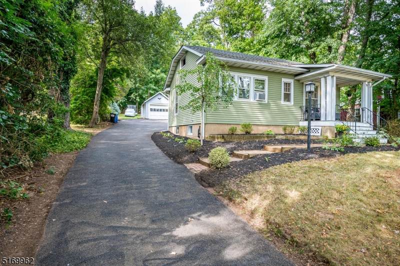 2015 Washington Valley Rd - Photo 1