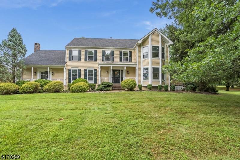 11 Pine Pl - Photo 1