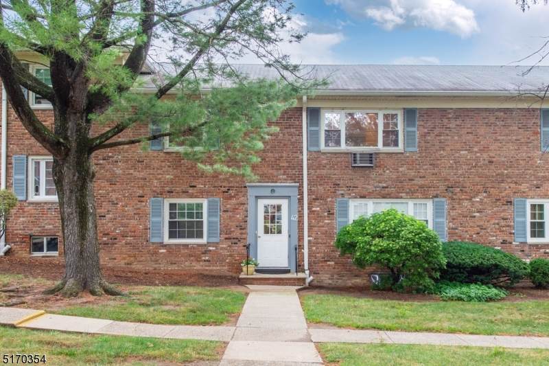 42 Wedgewood - Photo 1