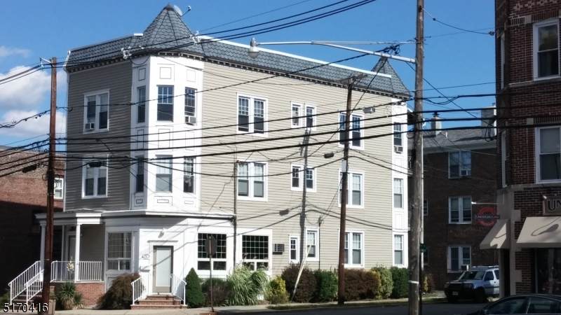 74 Franklin Ave - Photo 1