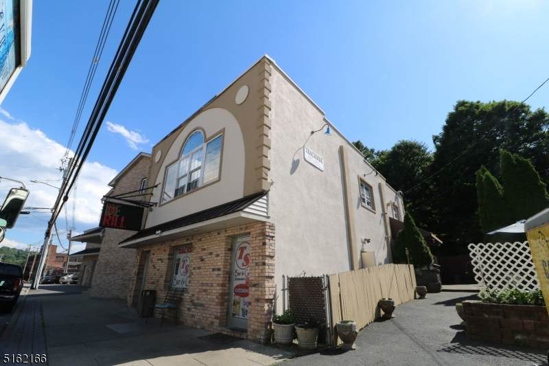 227 Main St - Photo 1