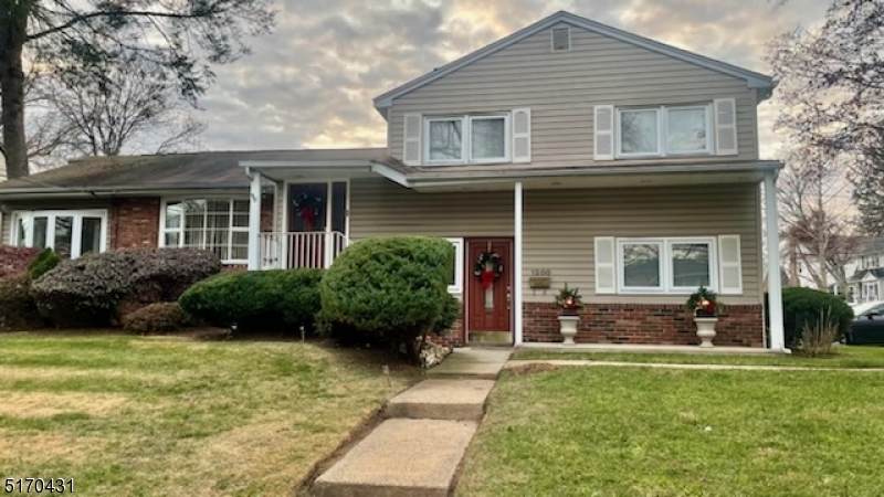 1200 Plainfield Ave - Photo 1