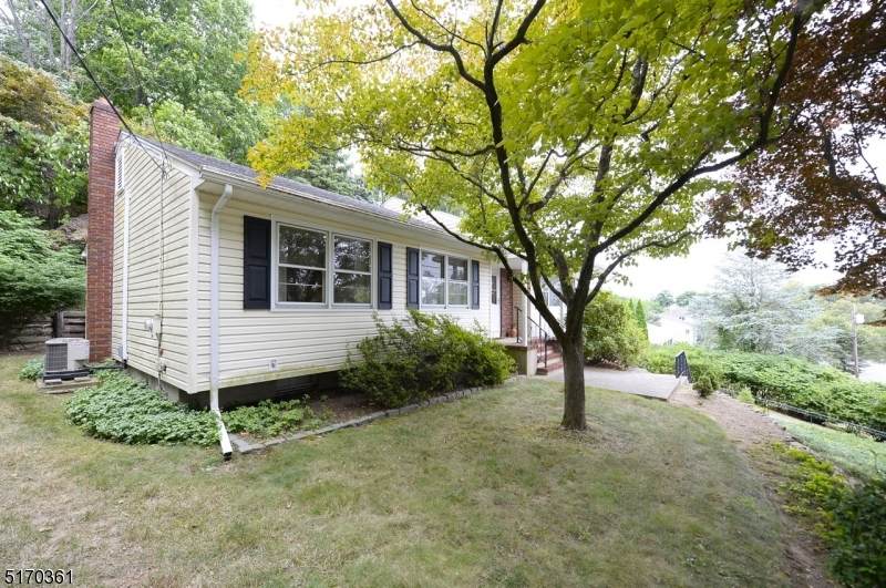50 Hardwick Ln - Photo 1